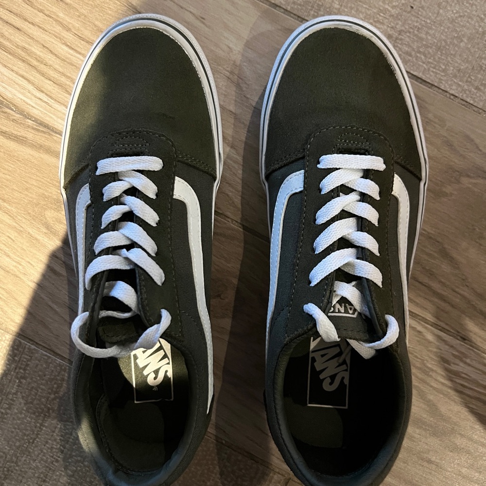 Vans Women’s Old Skool Sneaker
